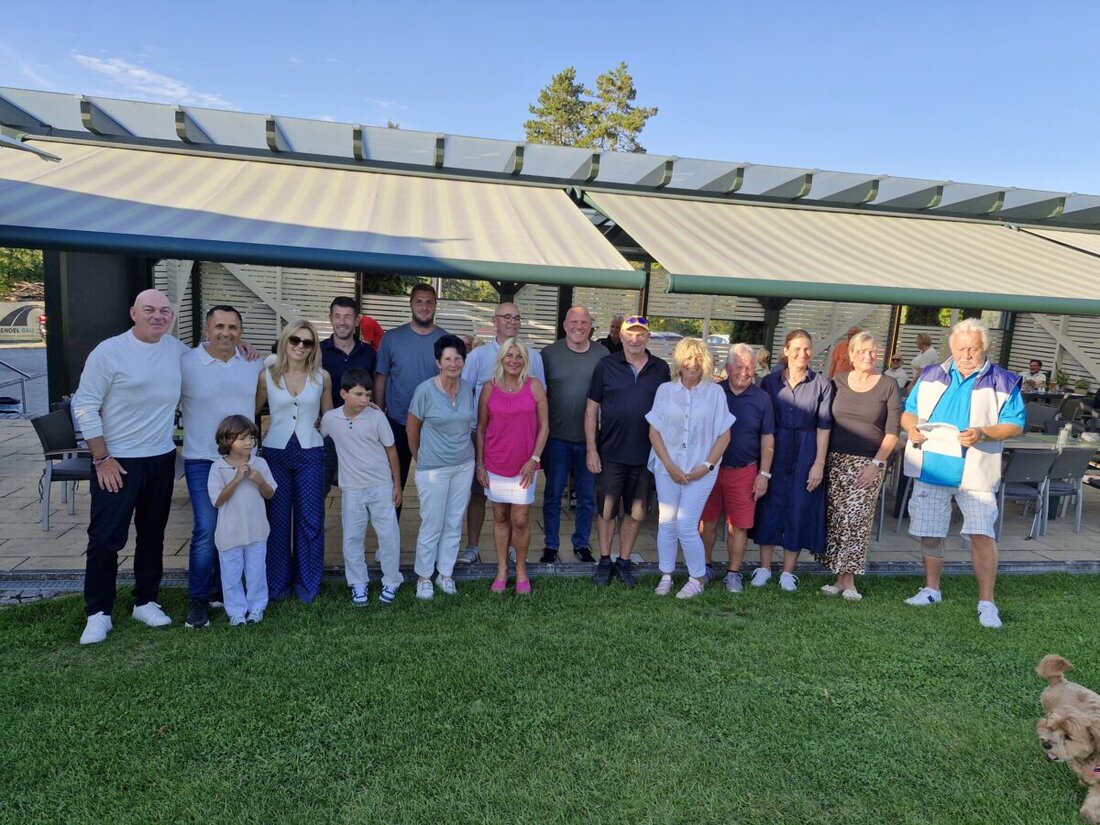 Schmidmühlen. Beim Schafberger Cup traten 60 Golferinnen und Golfer bei Traumwetter an, und es siegten Ulrike Leikam (Damen, 23 Punkte) und Paul Cormann (Herren, 38 Punkte).