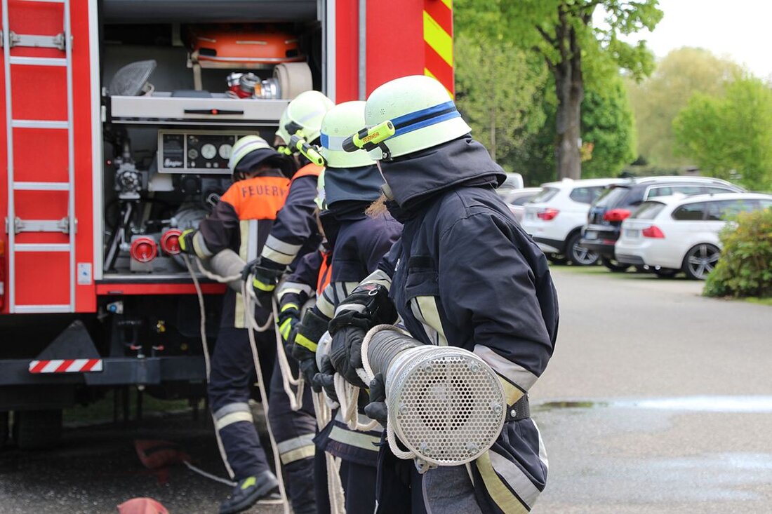 Pressath. Wenn es brennt, ruft man die Feuerwehr. Damit das Löschen reibungslos klappt, müssen die Männer und Frauen das lernen und üben. Für acht Kameraden aus Pressath wurde es jetzt [&hellip;]