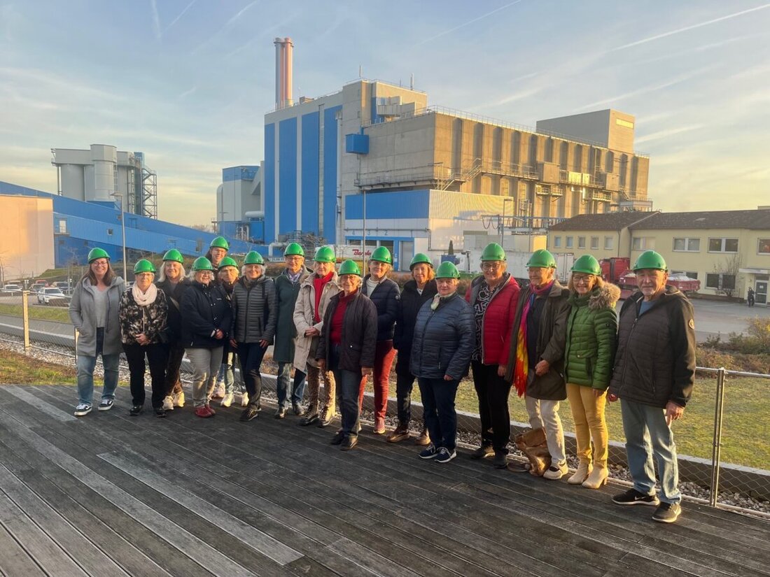 Schwandorf. Ehrenamtliche Lesepaten besichtigten das Müllkraftwerk des ZMS und feierten das zehnjährige Projektjubiläum. 15 Lesepatinnen und -paten erhielten eine Führung durch Bunker und Öfen.