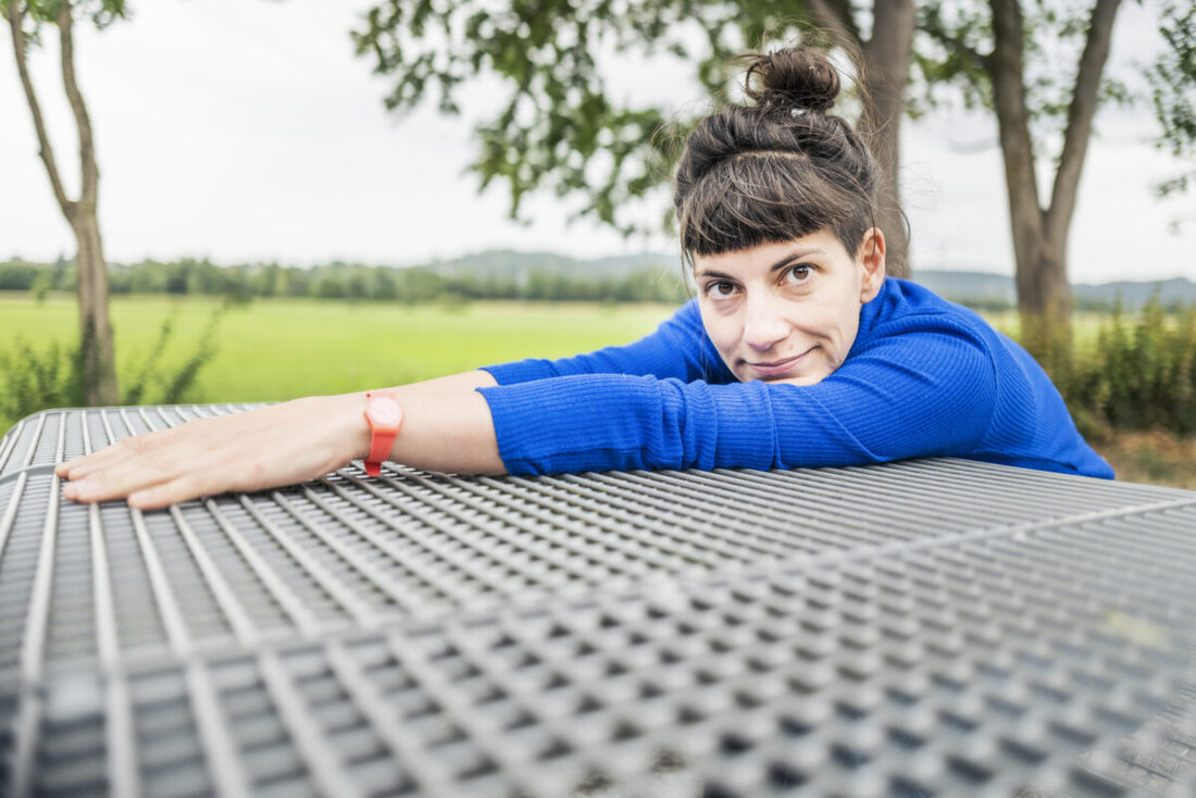 Amberg. Autorin Anja Gmeinwieser liest am Sonntag, 20. September, 18 Uhr, im Stadtmuseum aus ihrem Debüt „Wir Königinnen“ als Auftakt einer Schreibwerkstatt für junge Menschen von 16 bis 27 Jahren.