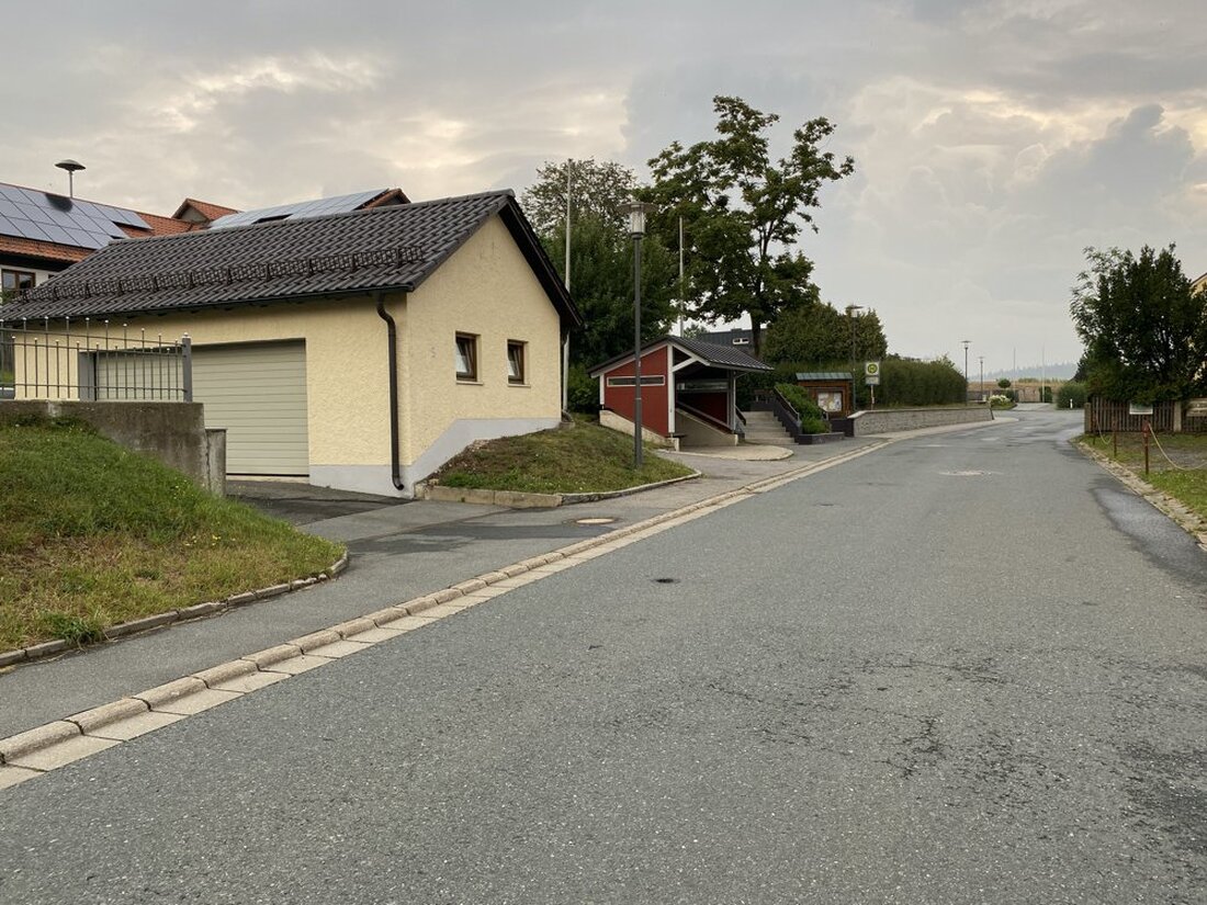 Letzau. Das neue Baugebiet „Kirchberg II“ ist gefragt. Aktuell gebe es mehr ernsthafte Vormerkungen als Bauplätze, lässt der Zweite Bürgermeister Karl Völkl den Gemeinderat wissen. Völkl will gleichzeitig die Nachverdichtung [&hellip;]