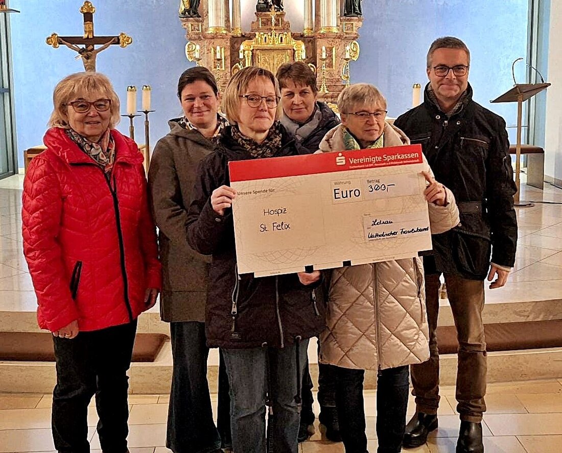 Letzau. Der Frauenbund Letzau spendete 300 Euro an das Hospiz St. Felix und hielt eine Adventsandacht in der Kirche.