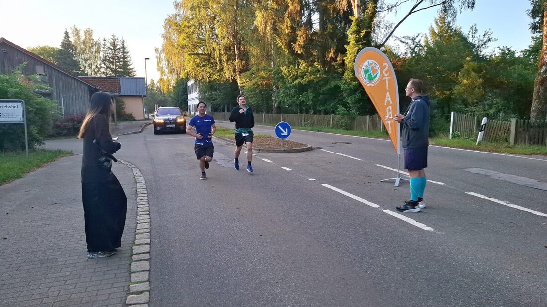 Eslarn. Mit dem 20. Jubiläumslauf endet die Erfolgsgeschichte des Via Carolina-Laufs von Prag nach Nürnberg zugunsten krebskranker Kinder. Auf rund 324 Kilometern prägten Teamgeist, Rekorde und emotionale Momente den Abschied.