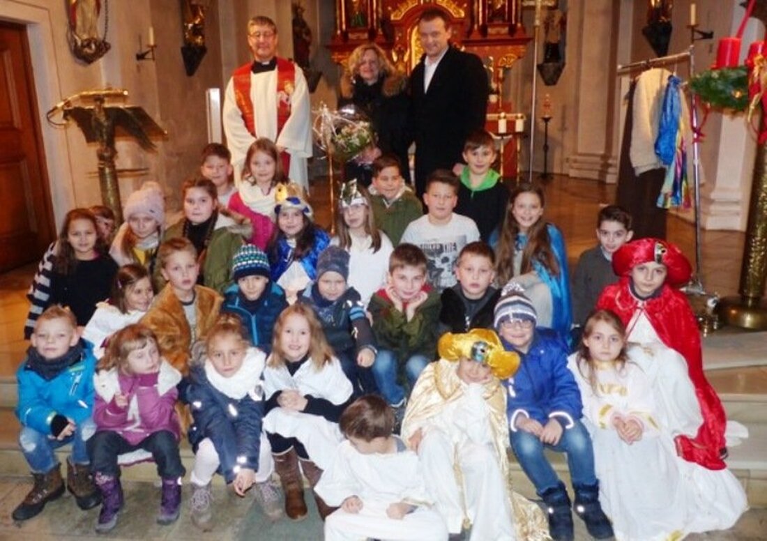 Leuchtenberg. Margit Walter verabschiedet sich aus Leuchtenberg. Die Grundschulfamilie und Gemeindeoberhaupt Anton Kappl ließen ihre ehemalige Schulleiterin nicht ohne eine Dankesfeier ziehen.  Von Sieglinde Schärtl  Bürgermeister Anton Kappl war es wichtig, [&hellip;]