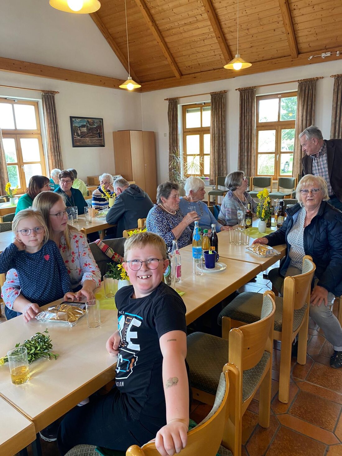 Leuchtenberg. Am Palmsonntag organisierte der Katholische Frauenbund unter Leitung von Claudia Rupprecht ein Fastenessen, inklusive Schwammerlbrühe und Erdäpfelsuppe. Nach dem Gottesdienst versammelten sich Gläubige im Pfarrheim zur Stärkung, mit einem speziellen Kuchenbuffet für die Kinder.