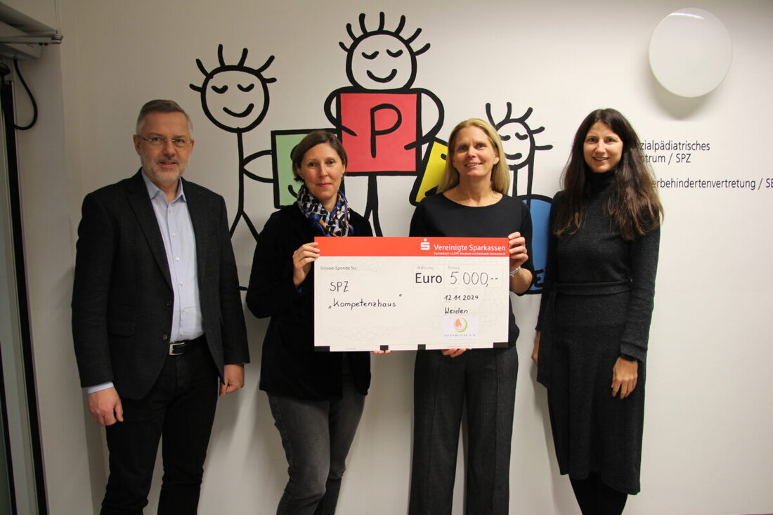 Lichtblicke spendet 5.000 Euro an das Sozialpädiatrische Zentrum in Weiden, um ein einzigartiges Kompetenzzentrum einzurichten. Die Spende unterstützt jährlich rund 5.500 Patientenkontakte mit Kindern und Jugendlichen.