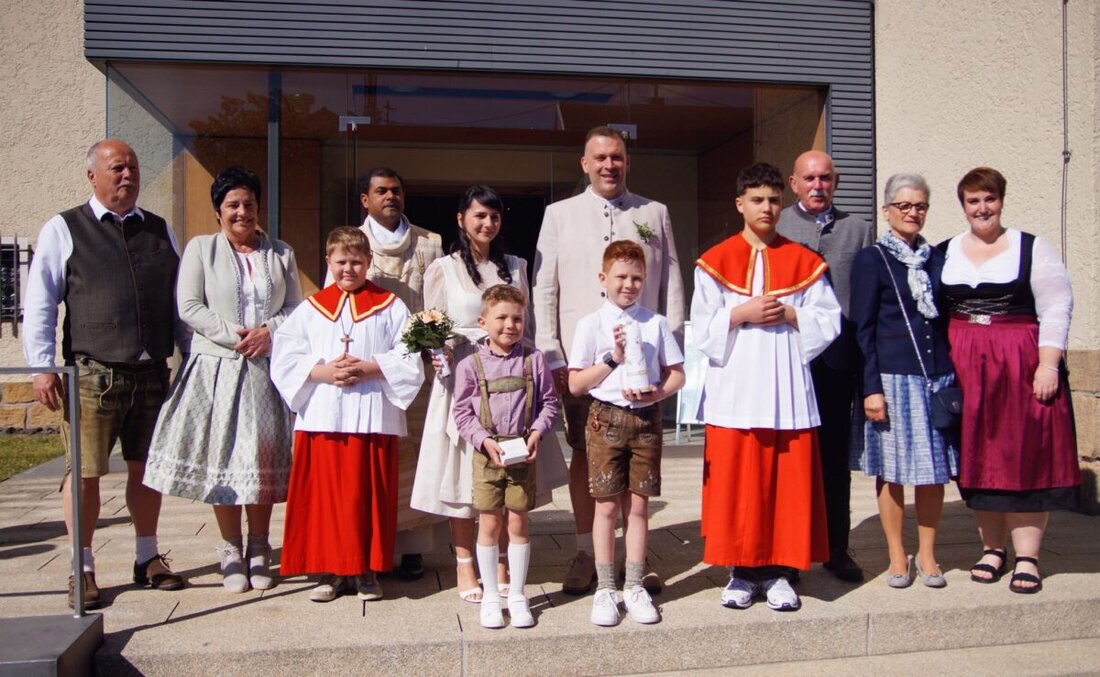 Weiherhammer/Kaltenbrunn. Fabian Liedl und Christina Geiger, beide beruflich im Weidener Rathaus tätig, gaben sich das Ja-Wort.