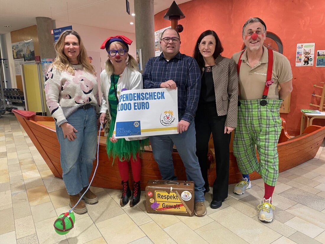 Weiden. Der Lionsclub Goldene Straße spendet 1.000 Euro an die Klinikclowns der Kinderklinik. Der Erlös aus dem Kaffee- und Kuchenverkauf beim Seifenkistenrennen soll den Kindern Freude und Ablenkung bringen.