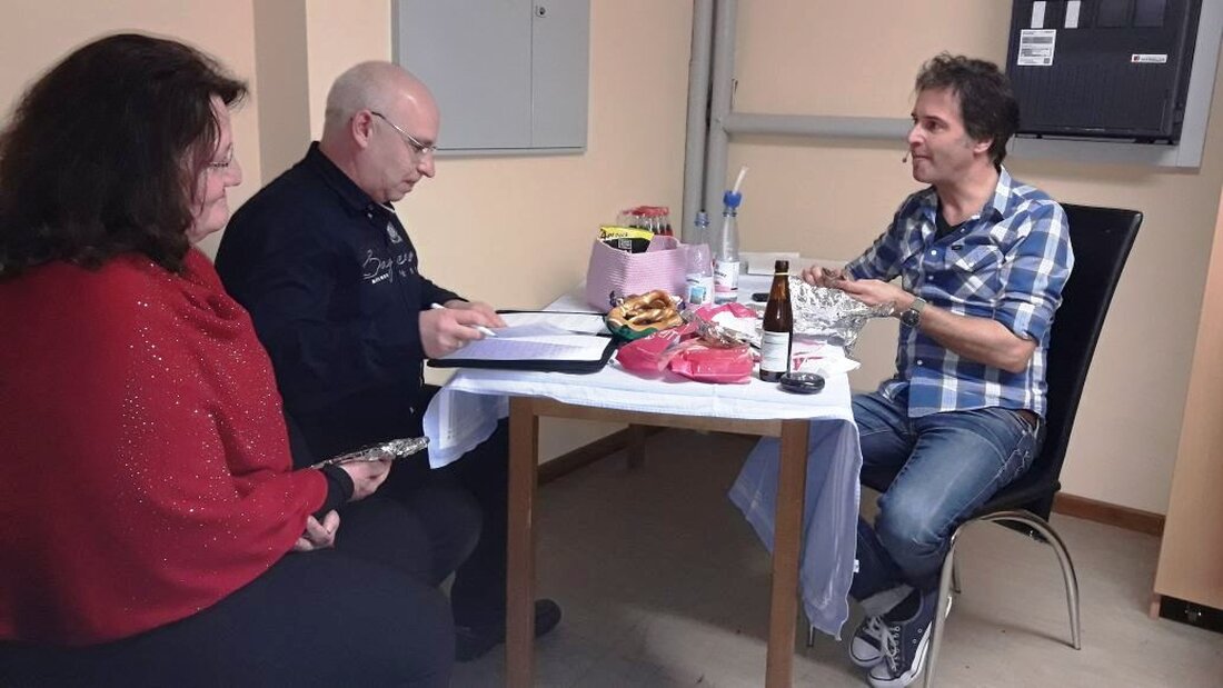 Waldsassen. Er ist ein Kabarettist und Comedian mit vielen Stimmen und Gesichtern. Chris Boettcher begeisterte seine Fans mit seinem aktuellen Programm „Schluss mit frustig“ in der gut gefüllten Stadthalle in [&hellip;]