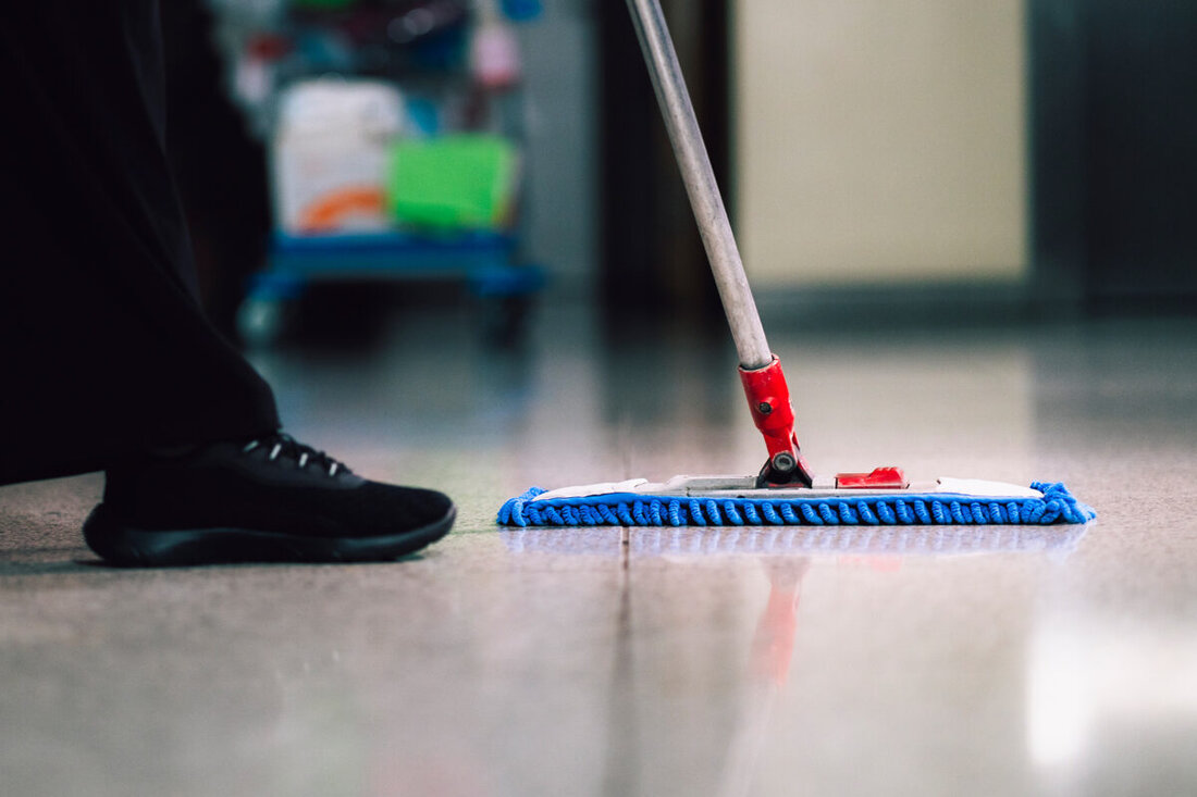 Weiden. Ab Januar steigt der Stundenlohn für Reinigungskräfte auf 14,25 Euro. In einem Jahr klettert der Lohn nochmals auf 15 Euro pro Stunde.
