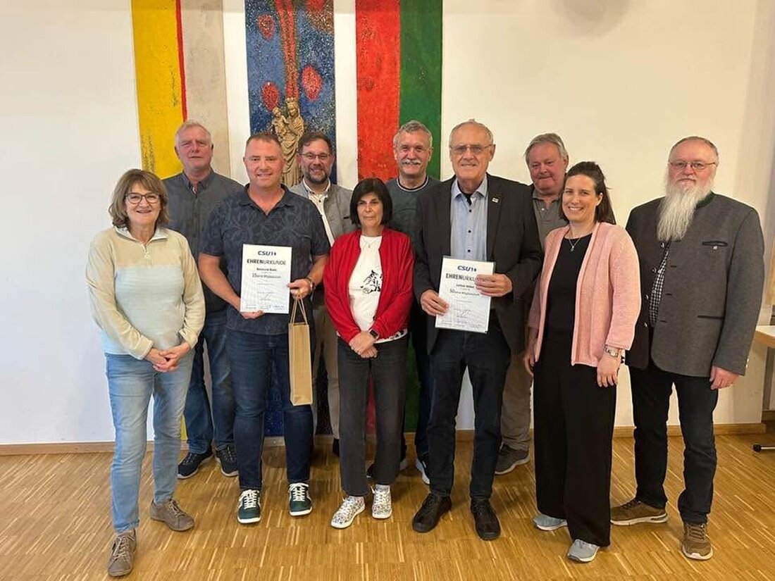Weiden. Im Rahmen der Jahreshauptversammlung des CSU-Ortsverbandes Weiden-West stand eine besondere Ehrung im Mittelpunkt: Bezirkstagsvizepräsident Lothar Höher wurde für seine 50-jährige Mitgliedschaft in der Christlich-Sozialen Union ausgezeichnet. 