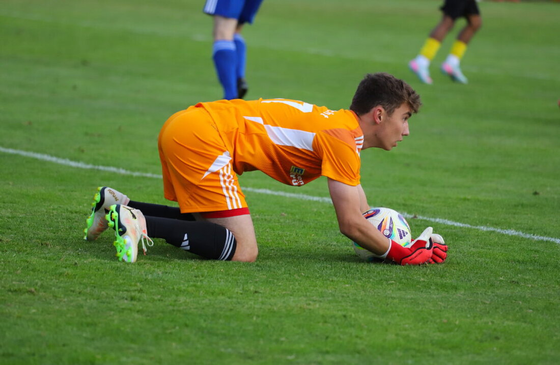 Etzenricht. Andy Wendl, Spielertrainer des SV Etzenricht,  musste in Passau auf zahlreiche Stammkräfte verzichten: Krankheit, Verletzung, Urlaub und Rotsperre. Einige Debütanten schlugen sich wacker. Fünf schwere Aufgaben sind bis zur Pause noch zu meistern.