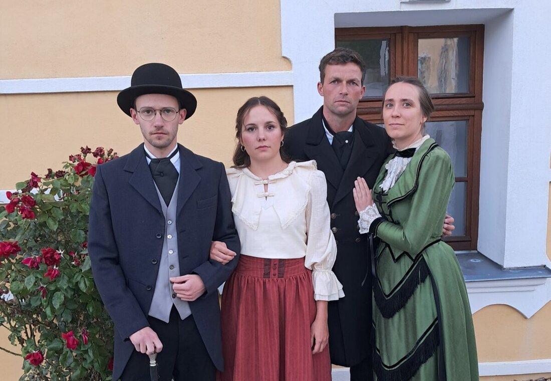 Parkstein. Das Basalttheater lädt ein zu Ludwig Thomas Komödie "Die Lokalbahn" unter Regie von Georg Hammerl.