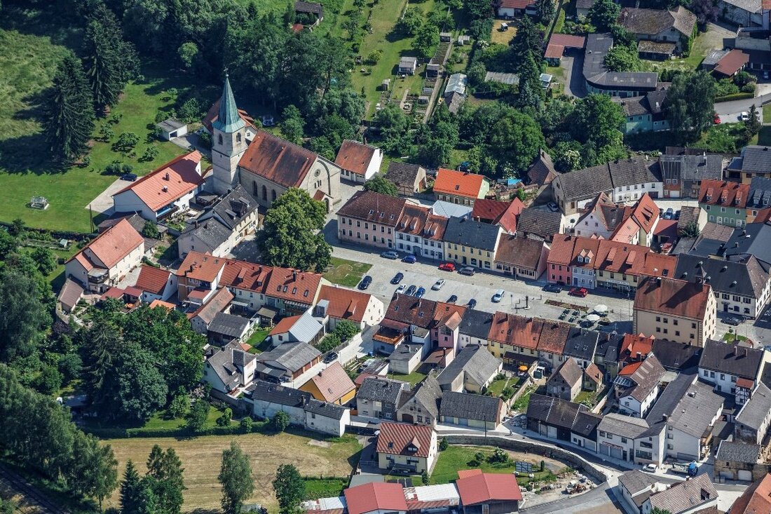 Grafenwöhr. Grafenwöhr bekommt einen Kreisverkehr. Für die Bauarbeiten muss die B299 zwischen Gmünd und Geißmannskeller komplett gesperrt werden.  Der Kreuzung an der B299 mit der Einfahrt zum Tor 6 und [&hellip;]