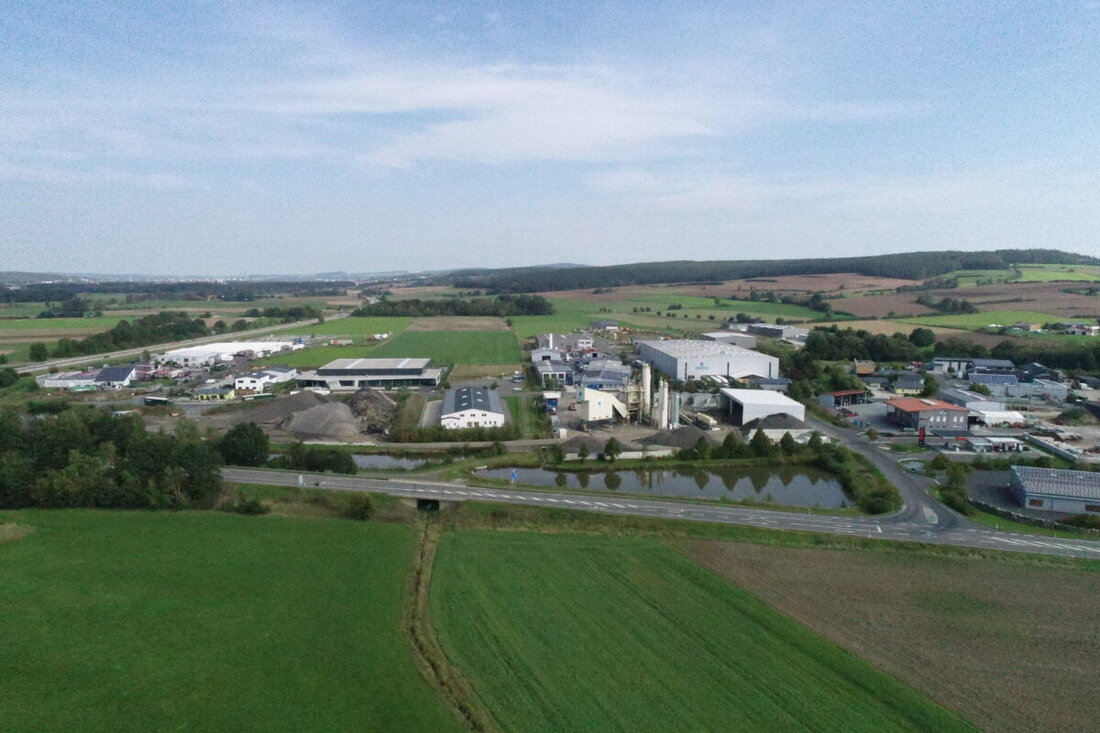 Luhe-Wildenau. Dank unerwarteter Gewerbesteuereinnahmen von 2.300.000 Euro verzeichnet der Markt dieses Jahr Mehreinnahmen von 450.000 Euro. Der Marktgemeinderat genehmigte auch Bauanträge und plant die Sanierung eines Tiefbrunnens für 600.000 Euro.