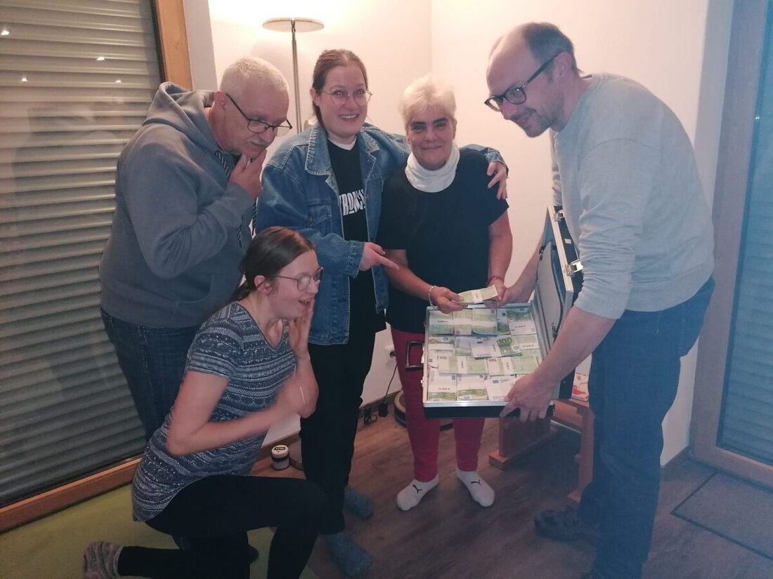 Tirschenreuth. Der Trachtenverein D’ Werdenfelser bringt das Lustspiel Tiger-Falle auf die Bühne. Termine: 8., 9., 14. und 15. November 2025; Karten ab 27. Oktober 2025, dazu Glühwein sowie Kaffee und Kuchen am Nachmittag.