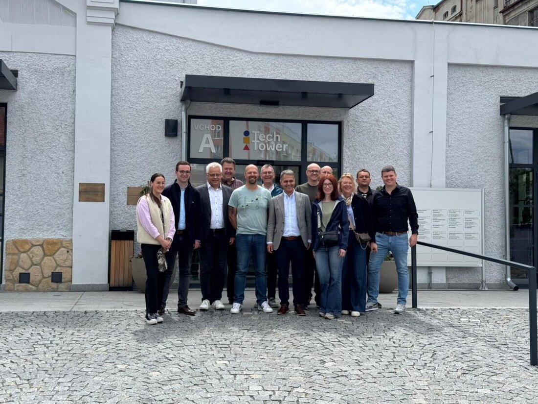 Pilsen. Die Mittelstandsunion Tirschenreuth besuchte am 24. Mai 2025 Pilsen, um Einblicke in Tschechiens Innovationslandschaft zu bekommen und besichtigte den Tech Tower und die Pilsner Urquell Brauerei. Ziel war es, die grenzüberschreitende Zusammenarbeit zu fördern und Synergien, besonders im Bereich der Digitalisierung und Forschung, zu erkunden.