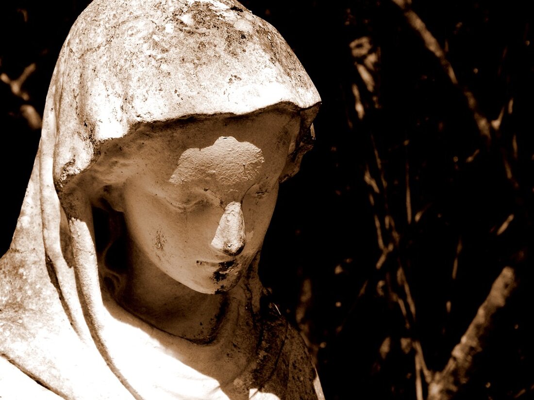 Altenstadt/WN. Ein unbekannter Täter hat eine Madonna-Figur angezündet.  Am Mittwochabend zwischen 18 Uhr und 21 Uhr hat eine Madonna aus Kunststoff auf dem Firmengelände Bayer &amp; Co gebrannt. Sie war in einem [&hellip;]