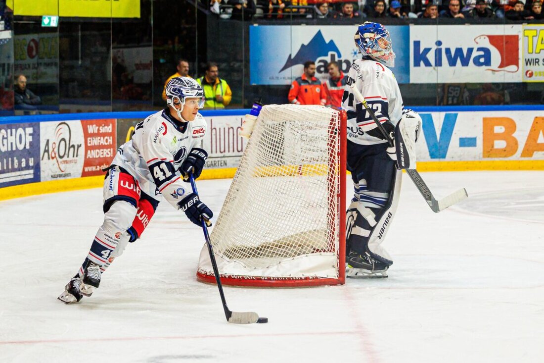 Weiden. Mads Larsen und die Blue Devils Weiden beenden einvernehmlich ihre Zusammenarbeit nach enttäuschenden Leistungen und einer Schulterverletzung.