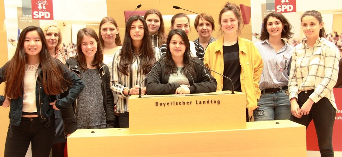 Weiden/München. In diesem Jahr fand zum zehnten Mal das Mädchenparlament der BayernSPD-Landtagsfraktion im Landtag in München statt. Daran nahmen 180 Mädchen aus dem gesamten Freistaat Bayern teil. Auf Einladung und in [&hellip;]