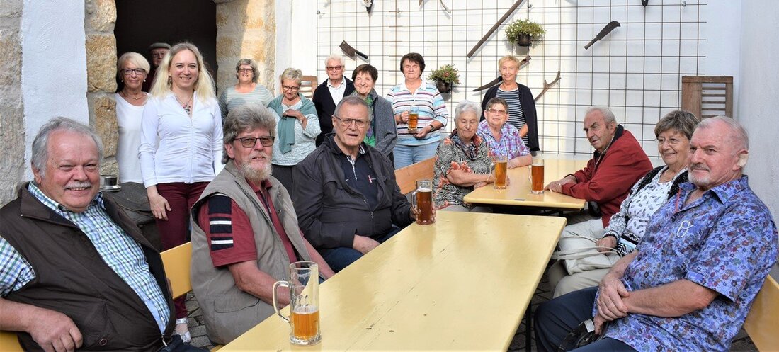 Grafenwöhr. Der Männergesangsverein schont die Stimmen aktuell wegen der Corona-Bestimmungen –  die Stimmen ölen mit Zoigl ist aber erlaubt.  Von Renate Gradl  Die Stimmen wurden mit süffigen Zoigl-Bier geölt, auch [&hellip;]