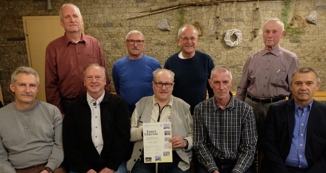 Floss. Der Katholische Männerverein in Floss feiert am 10. November sein 125-jähriges Jubiläum und ist eine aktive Gemeinschaft in der kirchlichen und pfarrlichen Arbeit.