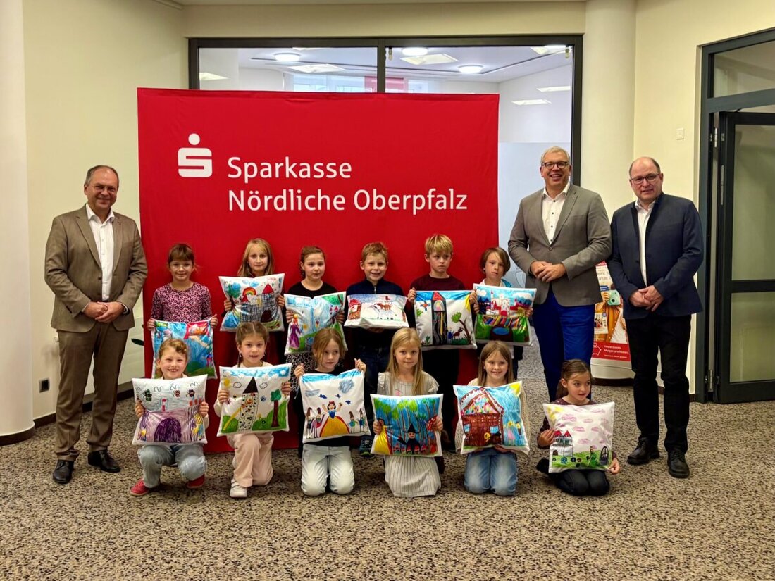 Neustadt/WN. Rund 1.700 Bilder aus 37 Schulen wurden eingereicht. Jetzt stehen die 13 Gewinner des Malwettbewerbs der Sparkasse Nördliche Oberpfalz fest. Ihre märchenhaften Kunstwerke schmücken den Familienkalender 2027.
