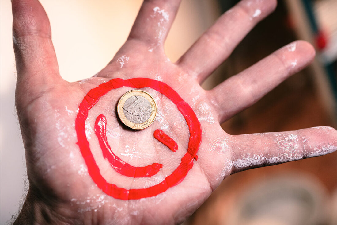 Nordoberpfalz. Maler im Kreis Tirschenreuth, Neustadt und Weiden erhalten eine Lohnerhöhung, wobei im Tirschenreuth Vollzeitkräfte monatlich 90 Euro mehr bekommen. Die IG BAU Oberpfalz kündigt für das nächste Jahr weitere Lohnerhöhungen nach harten Tarifverhandlungen an.