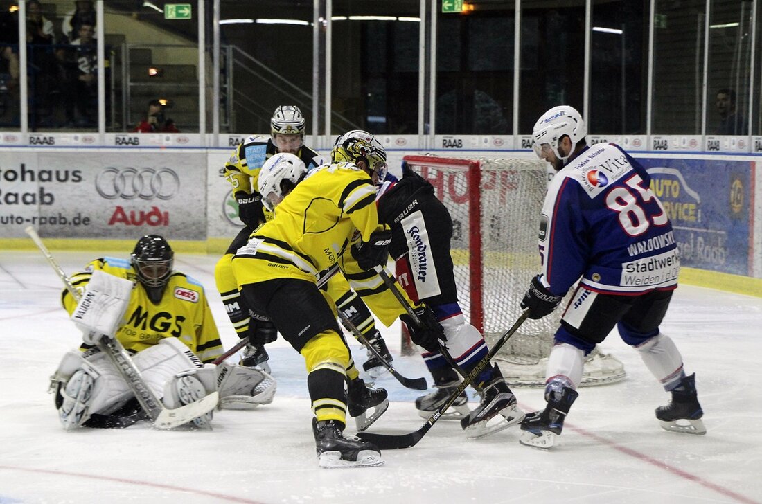 Weiden. Am Samstag ab 17 Uhr kommt es auf der Freieisfläche des Weidener Eisstadions zum großen Showdown: In Bayerns höchster Liga, der Regionalliga, stehen sich die Pleystein Piranhas und der IHC Atting [&hellip;]