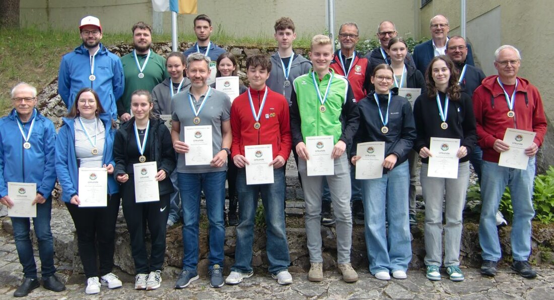 Pfreimd. Bei der Bayerischen Landesmeisterschaft des Oberpfälzer Schützenbundes überzeugten die Starter im Kleinkaliber 3x20. Maria Pöllath schoss 567 Ringe, Mannschaftssieg für Ehenbachtaler Holzhammer mit 1.671 Ringen.