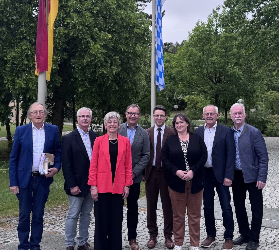 Schwandorf. Die SPD-Kreistagsfraktion hat ihre Führung neu geordnet: Marianne Schieder ist Vorsitzende. Peter Wein wird Stellvertreter des Landrats und stellvertretender Fraktionssprecher; Franz Schindler bleibt Stellvertreter.