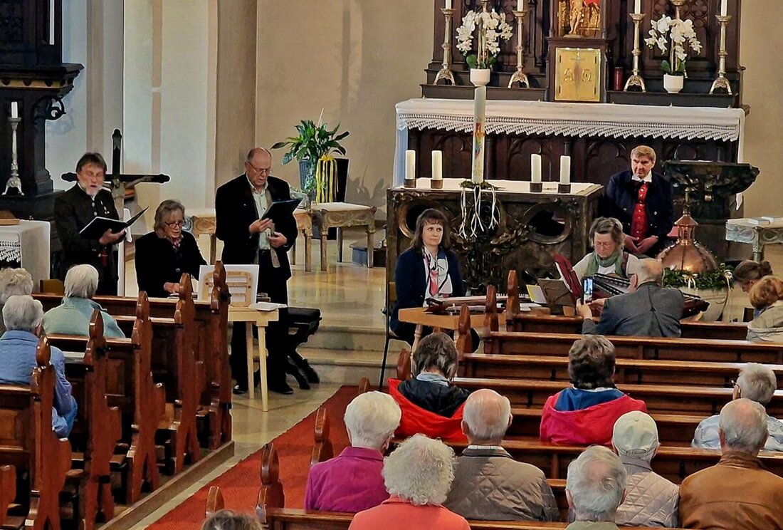 Rothenstadt. Bei einem Marienkonzert in der Pfarrei St. Marien begeisterten "Sie und de Zwoa" und der "Erbendorfer Zitherclub" mit besinnlichen bis heiteren Maien- und Marienliedern. Die Musik und Texte schufen eine besondere Atmosphäre, die die Zuhörer tief berührte.