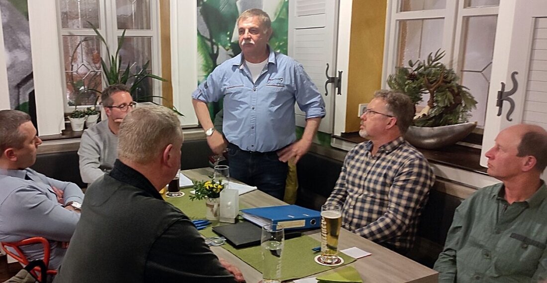 Schlammersdorf. Mario Schwindel leitete erstmals als Jagdvorsteher die Jahreshauptversammlung der Jagdgenossenschaft, bei der eine positive Finanzsituation und die Fortführung der Finanzierung des Wegebaus beschlossen wurden.