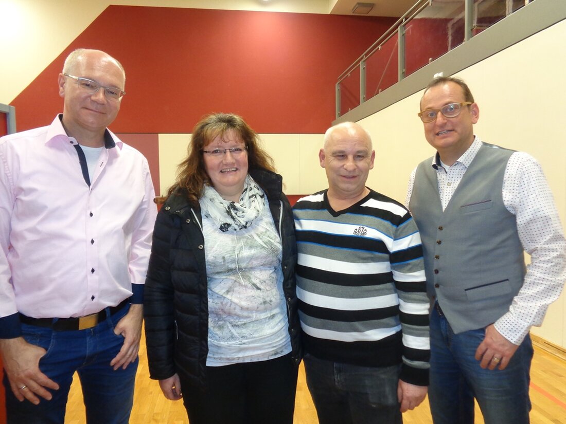 Windischeschenbach/Nabburg. Unsere Fan-Star Reporter Sandra und Peter Gattaut aus Windischeschenbach erlebten in der Nordgauhalle Nabburg beim Auftritt von „Heißmann und Rassau“ einen lustigen fränkischen „Unterhaltungsabend“. Von Sandra und Peter Gattaut Im [&hellip;]