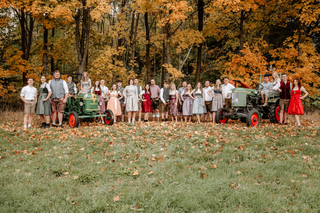 Kaltenbrunn/Dürnast. Es bleibt bei der Tradition: Immer am Sonntag nach St. Martin, dem beide Kirchen geweiht sind, feiern Kaltenbrunn und Dürnast die Martini-Kirwa. Für den heuer gegründeten Kirwaverein ist es die erste große Fete.