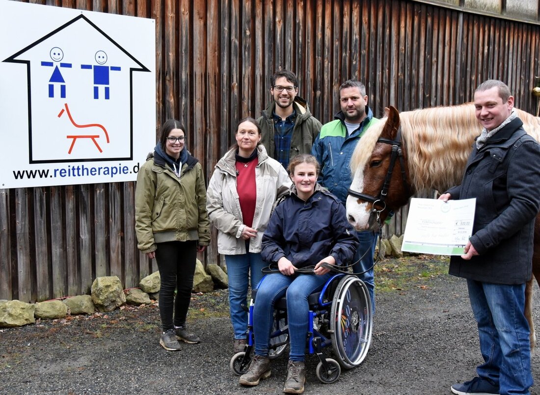Weiden. Rico ist ein Schwarzwälder Fuchs, ist stark, zuverlässig und vielseitig einsetzbar. Zusammen mit vier weiteren Artgenossen ist Rico einer der Hauptakteure beim Reittherapiezentrum Oberpfalz. Katja Süß hat vor gut [&hellip;]
