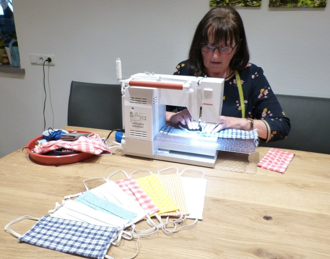 Leuchtenberg. Frauen in Leuchtenberg und Döllnitz lassen die Nähmaschinen heiß laufen.  Von Sieglinde Schärtl  Die Frauen in der Pfarrei sorgen in Leuchtenberg dafür, dass möglichst jeder einen Mundschutz bekommt. Die [&hellip;]