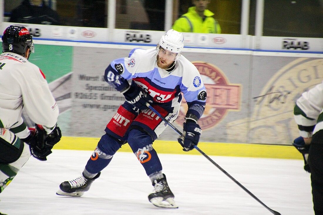 Weiden. Er war einer der Leistungsträger der Blue Devils Weiden in den vergangenen Jahren – jetzt verlässt er den Verein: Kontingent-Stürmer Matt Abercrombie will seinen Vertrag nach drei Spielzeiten nicht verlängern. [&hellip;]