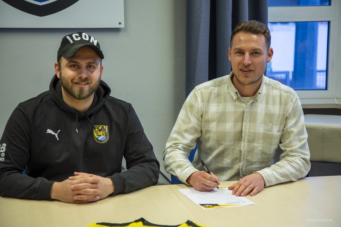 Amberg. Der FC verstärkt sein Trainerteam zur kommenden Saison mit Matthias Graf. Der spielende Co-Trainer wechselt vom ASV Burglengenfeld aus der Landesliga nach Amberg.