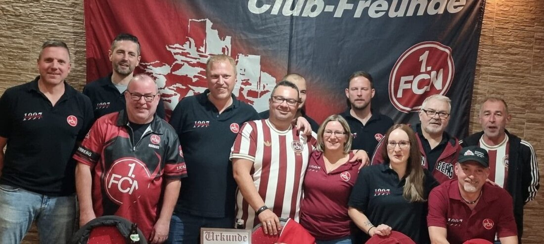 Flossenbürg. Bei der Jahreshauptversammlung der Clubfreunde wechselte die Führung: Nach 19 Jahren übergab Matthias Möschl an Matthias Witzer. 800 Euro für die HVO und 300 Euro für die Jugendfeuerwehr zeigen Engagement.