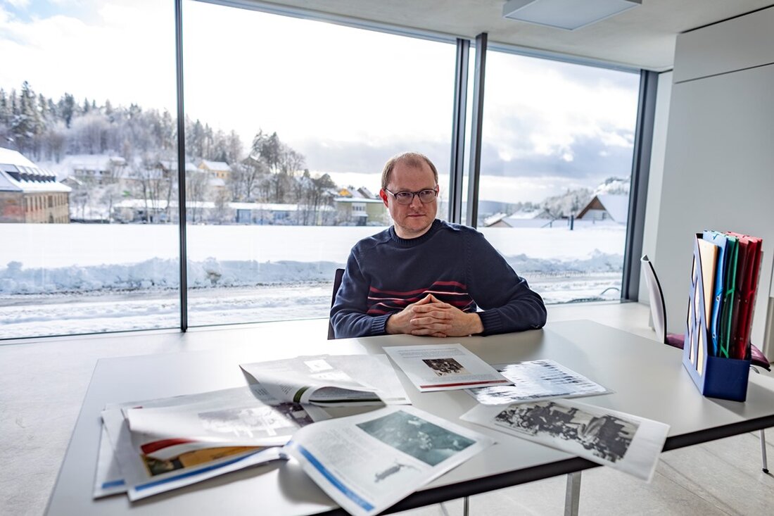 Flossenbürg/Floß. Wer an Nationalsozialismus denkt, hat sofort das Schicksal "der Juden" im Kopf. Doch was steckt dahinter? Die Bildungsabteilung der KZ-Gedenkstätte hat die Geschichte der Familie Ansbacher aus Floß so aufbereitet, dass aus den anonymen Opfern Menschen mit einem greifbaren Schicksal werden. Die Reaktionen der Schülerinnen und Schüler sind verblüffend.