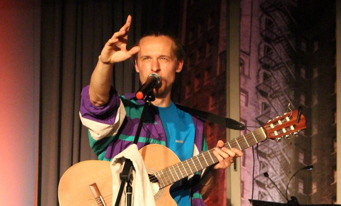 Bärnau. Der Bärnauer Matthias Wolf lässt im unterfränkischen Würzburg aufhorchen: Mit oberpfälzer Dialekt gewinnt der Kabarettist den „Preis für Junge Kultur“. Matze Wolf und seine Band nennen sich auch die [&hellip;]