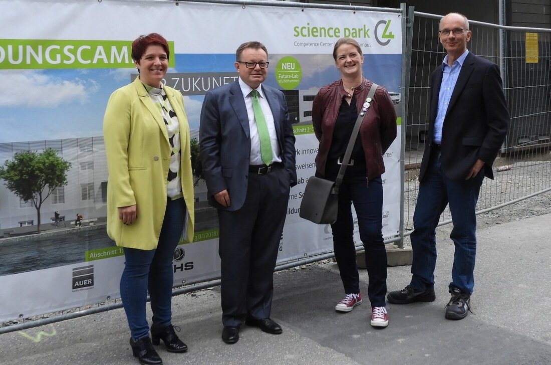 Weiherhammer. „Das ÜBZO in Weiherhammer ist ein Aushängeschild der Oberpfalz“, so fasst Anna Toman, MdL und schulpolitische Sprecherin der Bündnis 90/Die Grünen-Landtagsfraktion, die Eindrücke ihres Besuchs im Science Park C4 [&hellip;]
