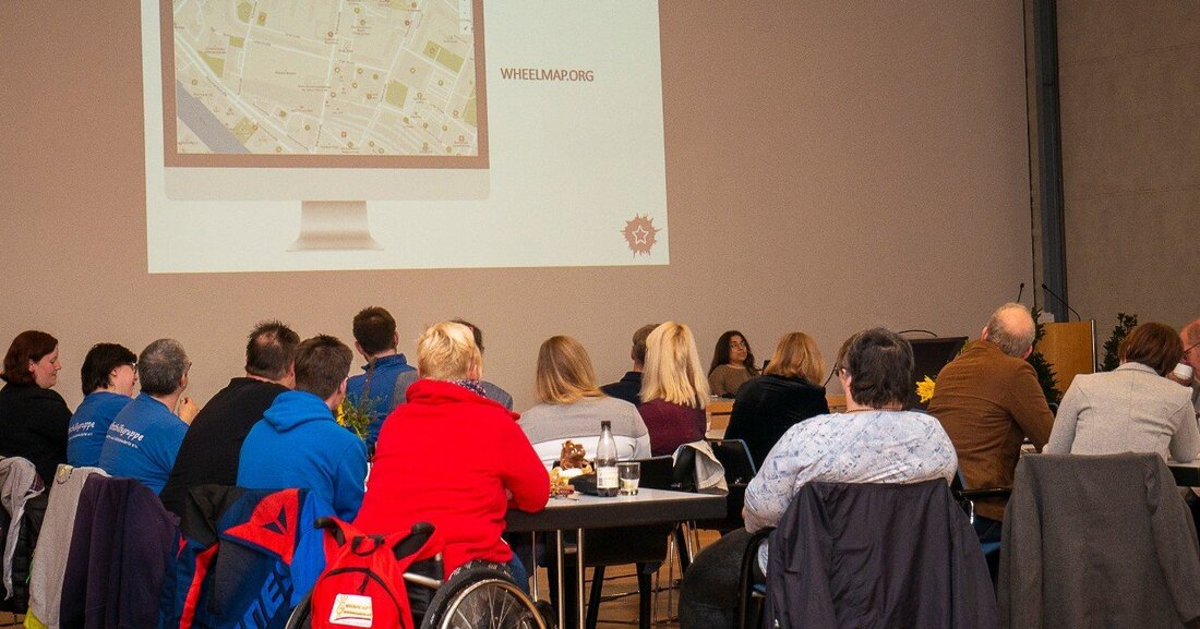 Weiden. Wie kommen Menschen mit Behinderung und Medien aller Art zusammen? Worauf müssen Medienvertreter achten? Was wünschen sich Betroffene? Antworten gab der Thementag “Medien und Inklusion”.  Über 60 hochkarätige Referenten [&hellip;]