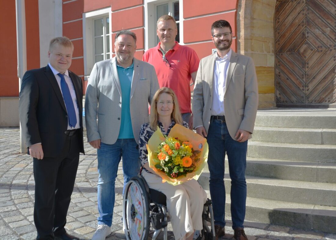 Burglengenfeld/Teublitz/Maxhütte-Haidhof. Bianca Härtl, Beauftragte für die Belange von Menschen mit Behinderung im Städtedreieck, hat erfolgreich eine umfangreiche Weiterbildung zur „Fachkraft für Inklusion“ abgeschlossen.