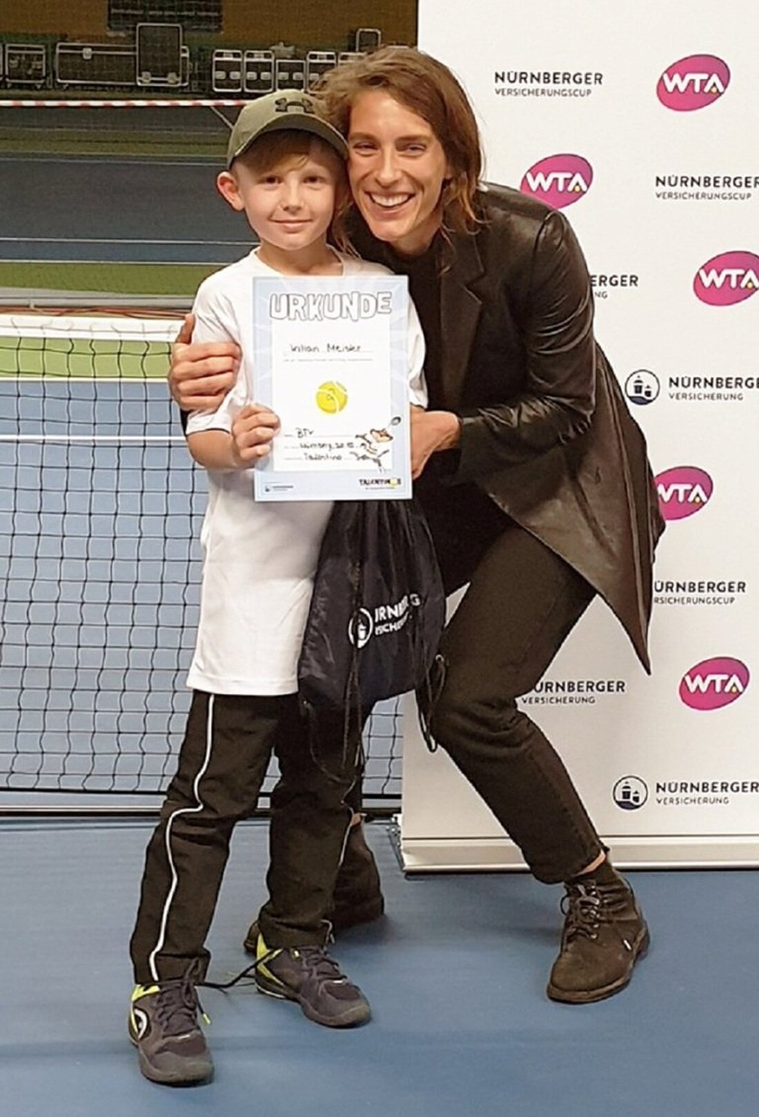 Neunkirchen. Was für ein Erlebnis, das er so schnell nicht vergessen wird: Kilian Meister, hoffnungsvolles Nachwuchstalent der Tennis-Gemeinschaft (TG) Neunkirchen, hat die deutsche Spitzenspielerin Andrea Petkovic hautnah erlebt.  Von Stephan [&hellip;]