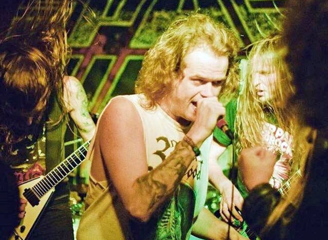 Rothenstadt. Hart, härter, am härtesten – hieß es im Rothenstädter Rockmusikclub „Salute“. Bei der „Metal Night“ gab es im erneut vollbesetzten Saal wirklich mächtig was auf die Ohren. Was aber nicht [&hellip;]