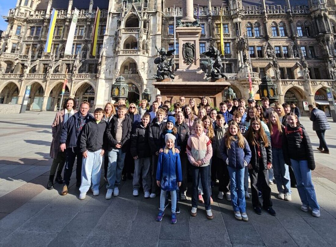 Vohenstrauß. Rund 45 Ministrantinnen und Ministranten der Pfarreiengemeinschaft Vohenstrauß-Tännesberg erlebten in München einen Tag mit Stadtbummel und Zirkus Krone. Gemeinschaft, Vertrauen und Rücksicht prägten den Ausflug.