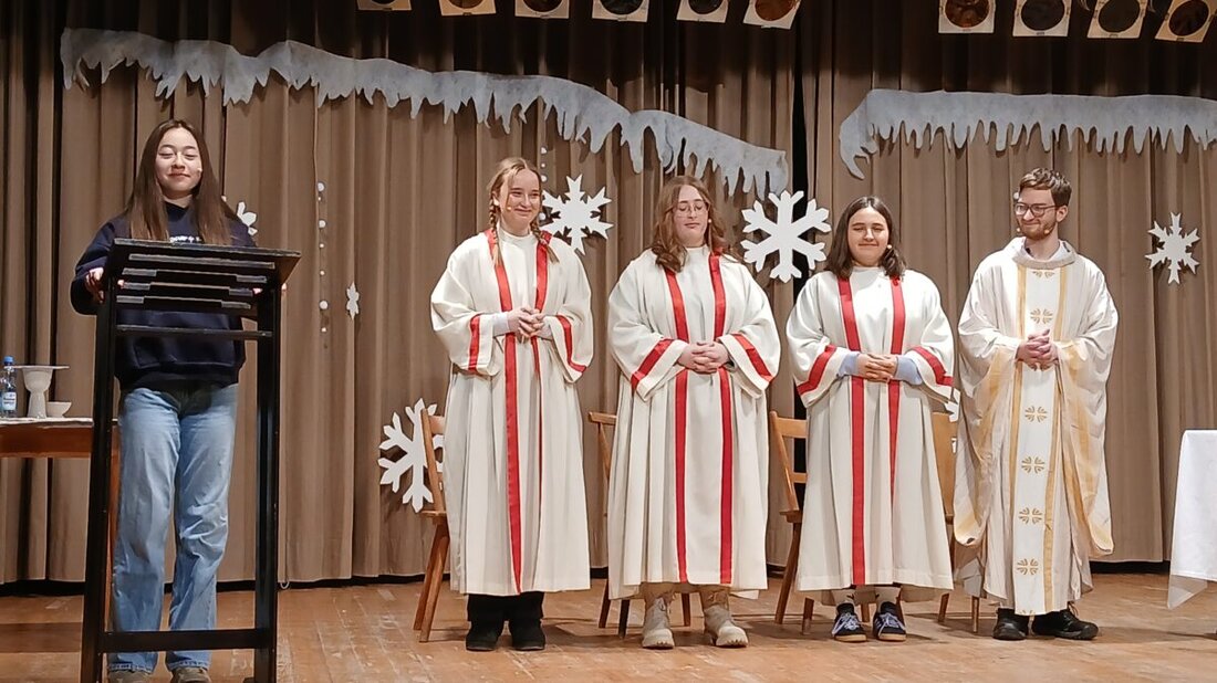 Grafenwöhr. Die Ministranten eröffneten den Fasching mit einem bunten Abend voller Apres-Ski-Flair, witziger Sketche und flotter Moderation. Sauna-Stadtgespräch, gute Bewirtung und Tombola sorgten für beste Laune.