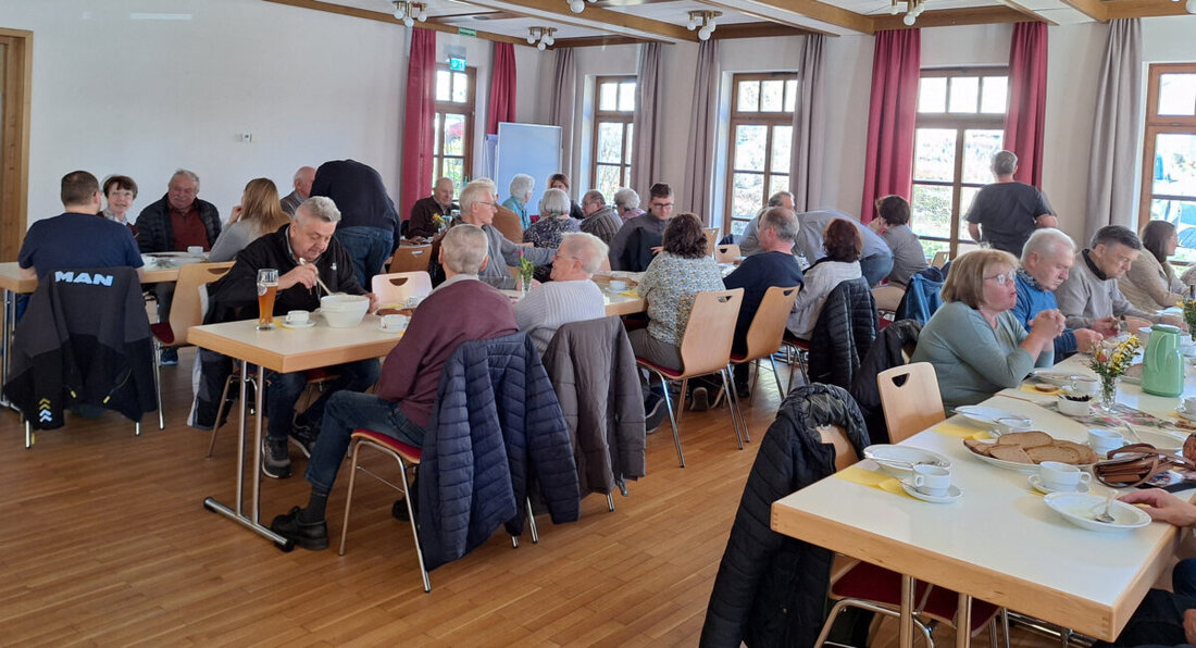 Kirchenthumbach. Der Missionskreis startete auch heuer wieder mit einer Fastensuppe in die Vorbereitungszeit auf Ostern. Am Passionssonntag lud der Missionskreis zur traditionellen Fastensuppe ins Pfarrheim ein – und viele folgten der Einladung. 